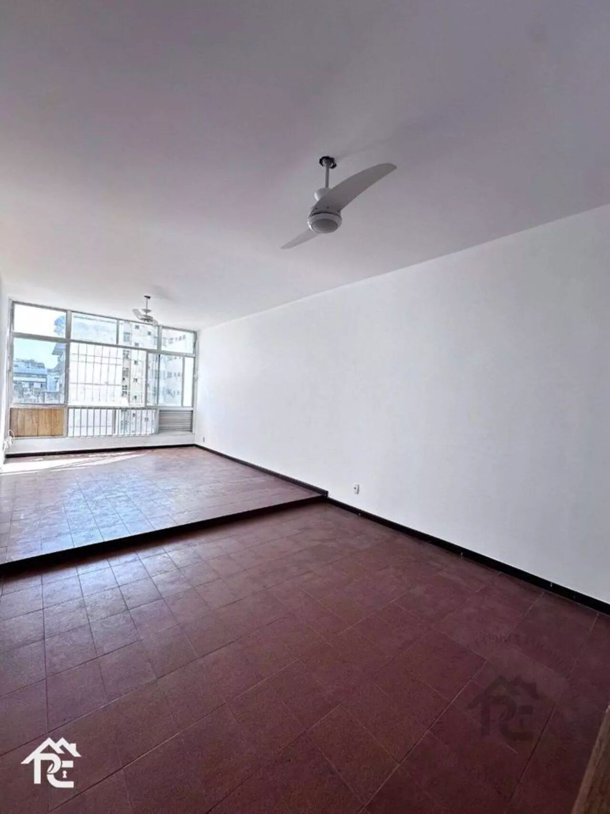 Apartamento à venda com 4 quartos, 150m² - Foto 1