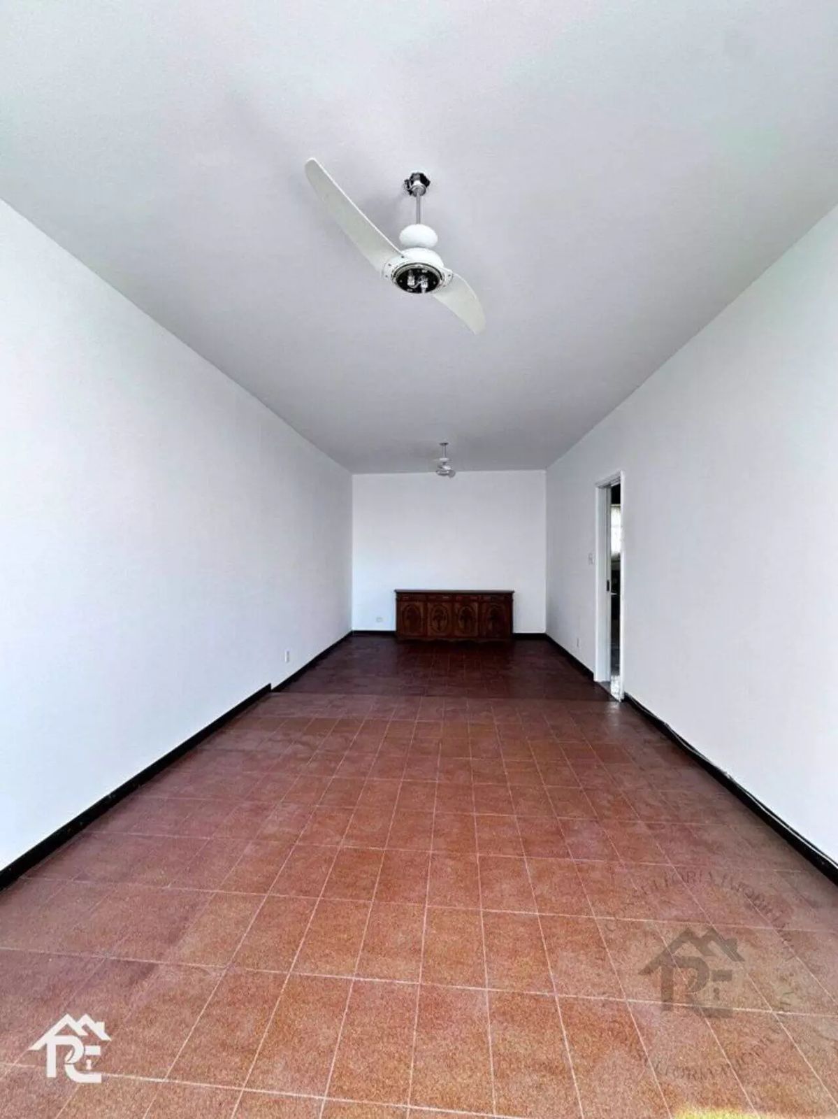 Apartamento à venda com 4 quartos, 150m² - Foto 4