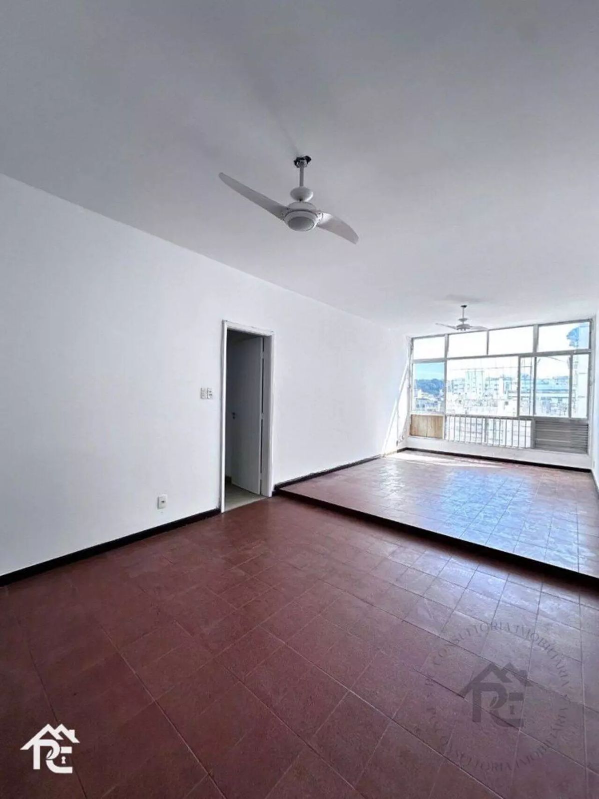 Apartamento à venda com 4 quartos, 150m² - Foto 3