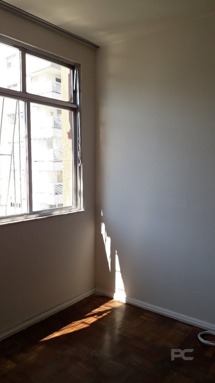 Apartamento à venda com 2 quartos, 70m² - Foto 4