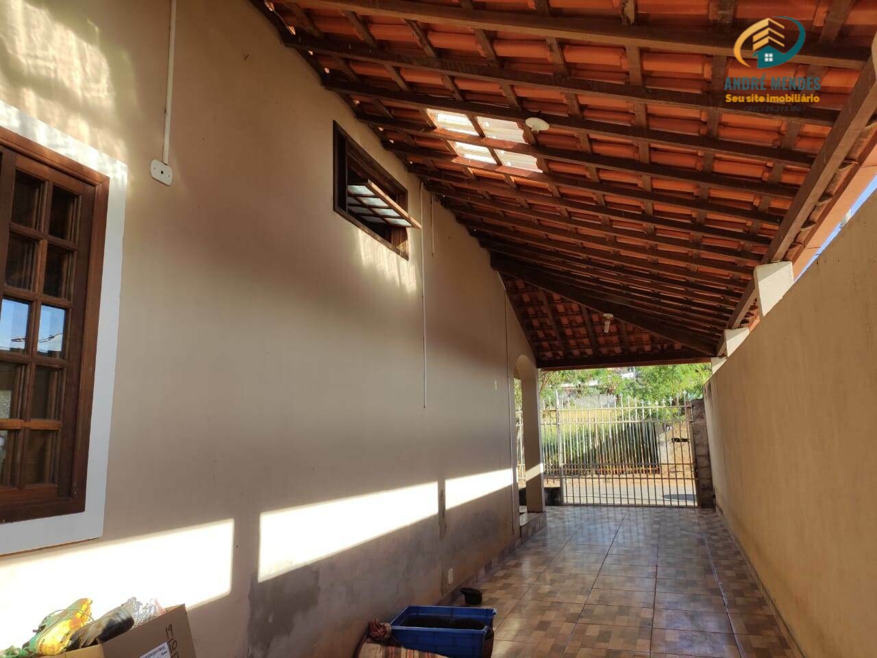 Casa à venda com 3 quartos, 200m² - Foto 4