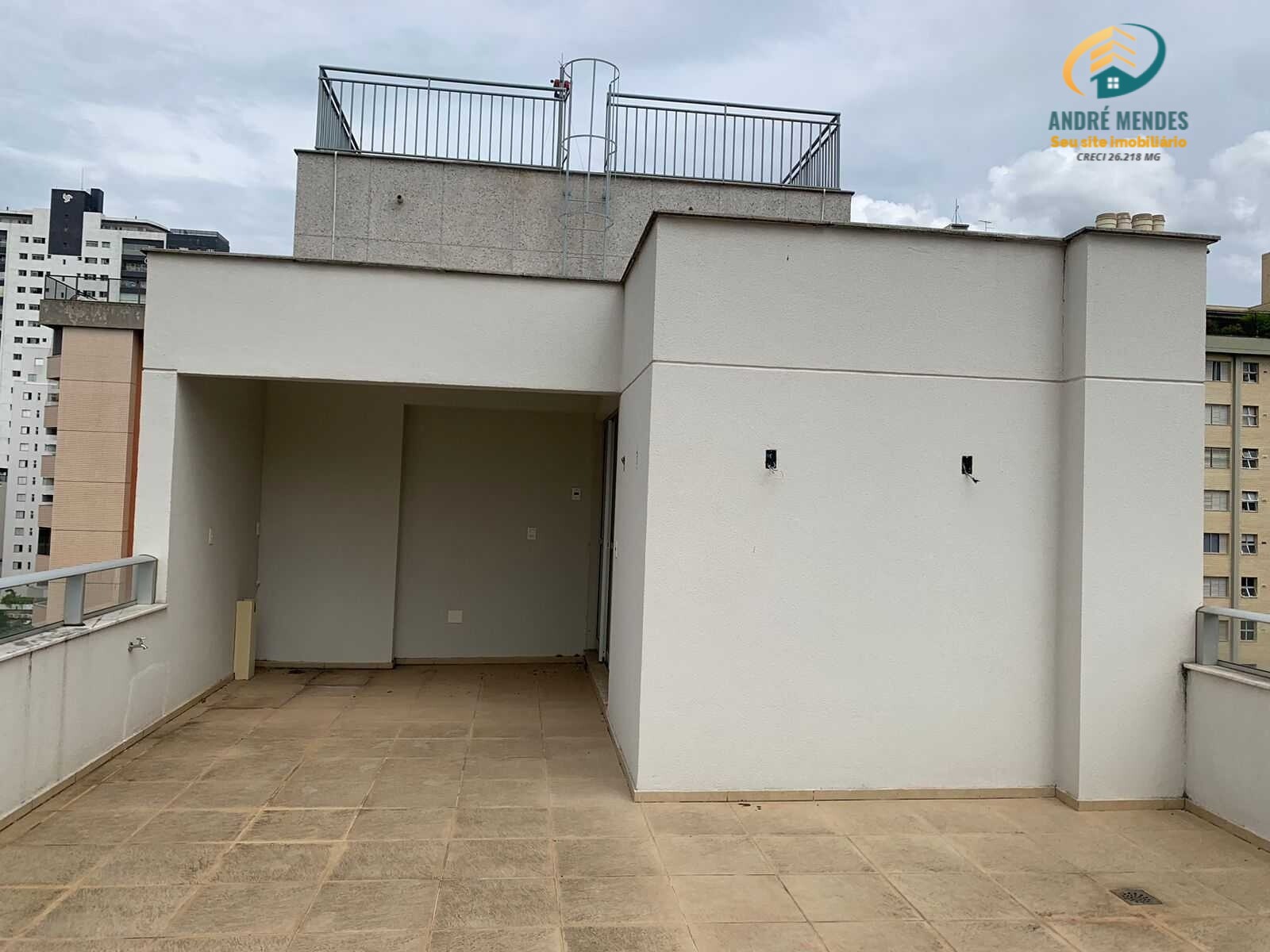 Apartamento à venda com 3 quartos, 99m² - Foto 3