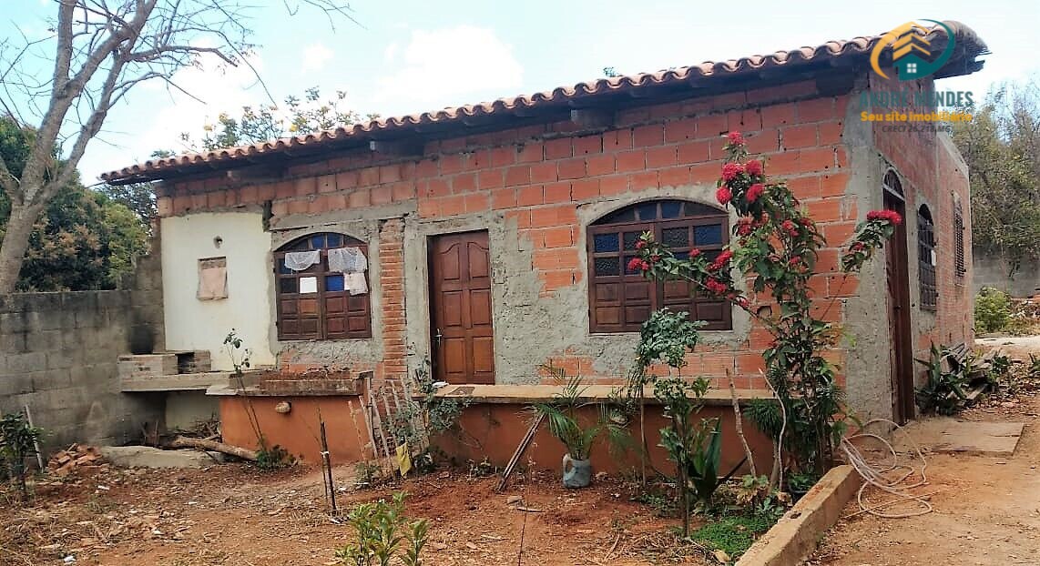 Casa à venda com 2 quartos, 360m² - Foto 2