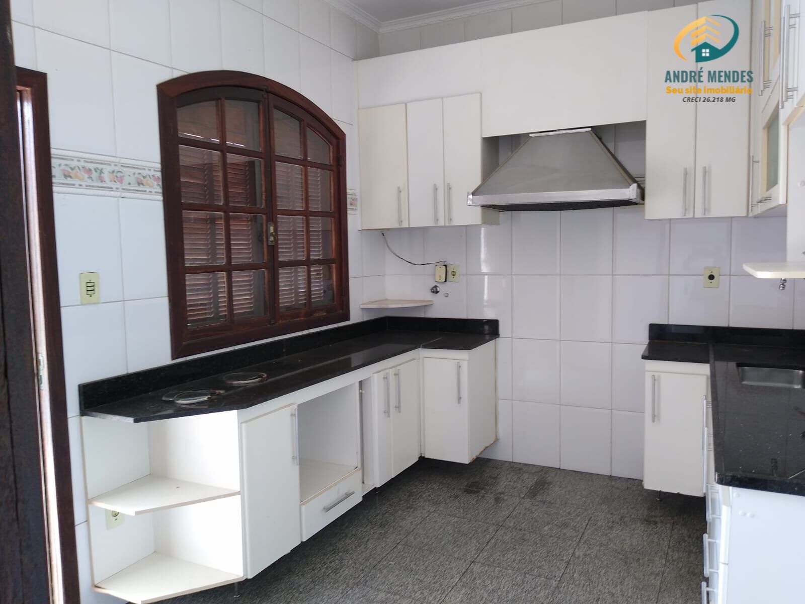 Casa à venda com 4 quartos, 200m² - Foto 15