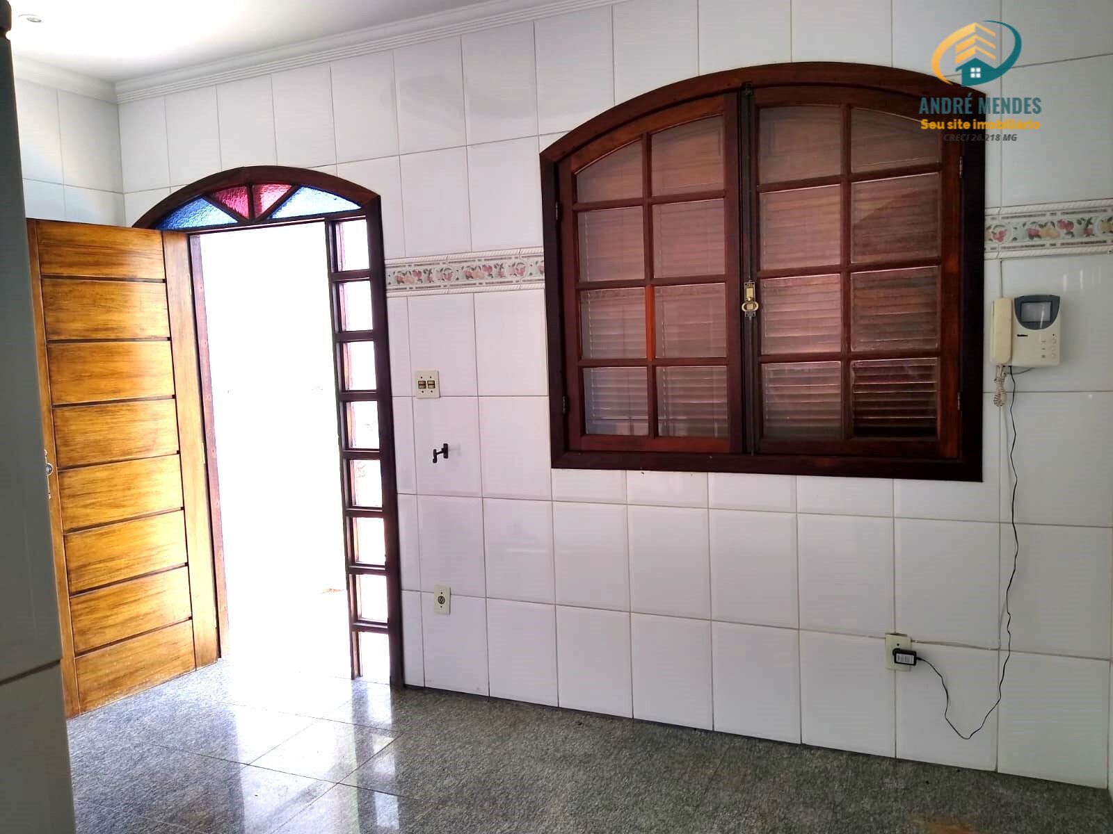 Casa à venda com 4 quartos, 200m² - Foto 19