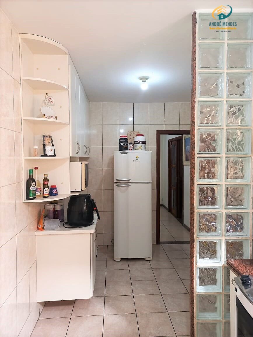 Casa à venda com 4 quartos, 275m² - Foto 16