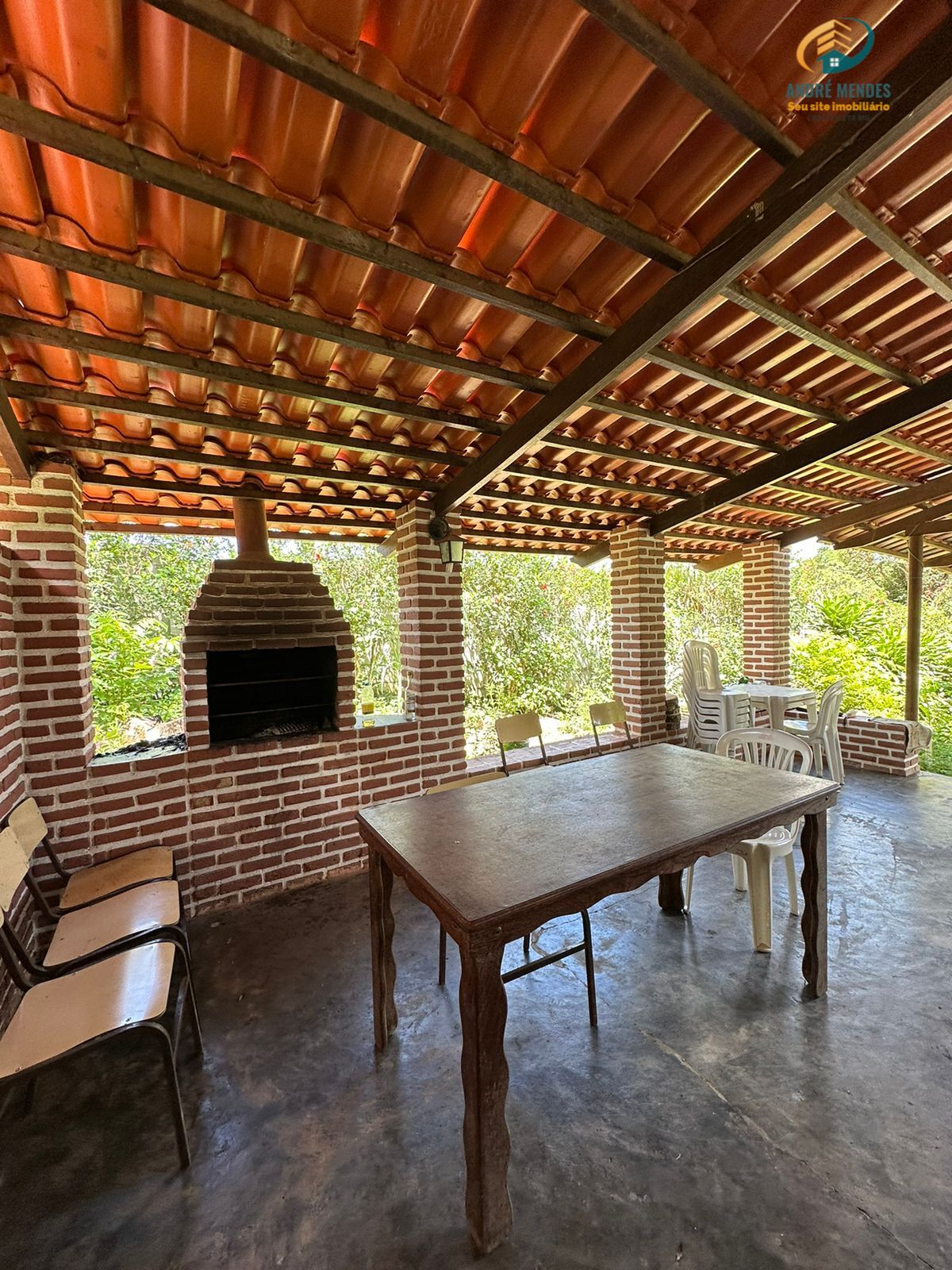 Fazenda à venda com 3 quartos, 1300m² - Foto 1