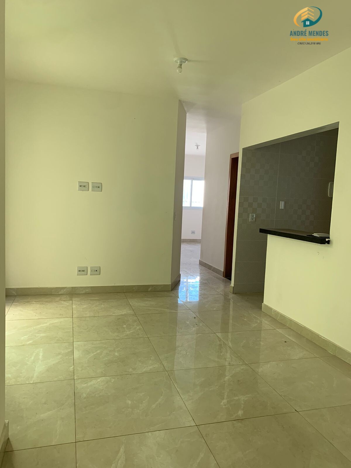 Casa à venda com 3 quartos, 150m² - Foto 1