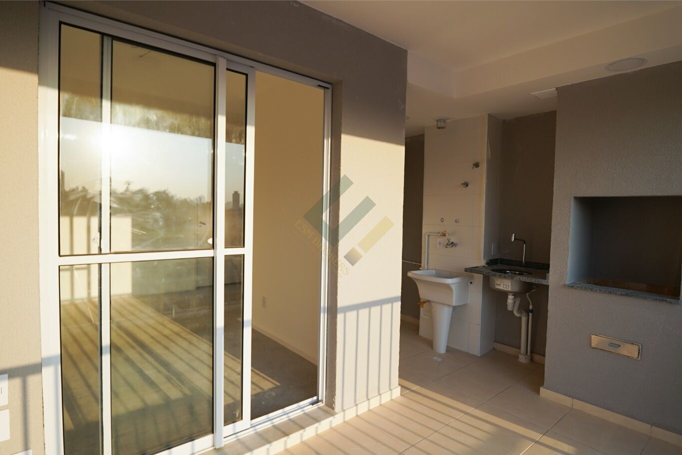 Apartamento à venda com 2 quartos, 56m² - Foto 1