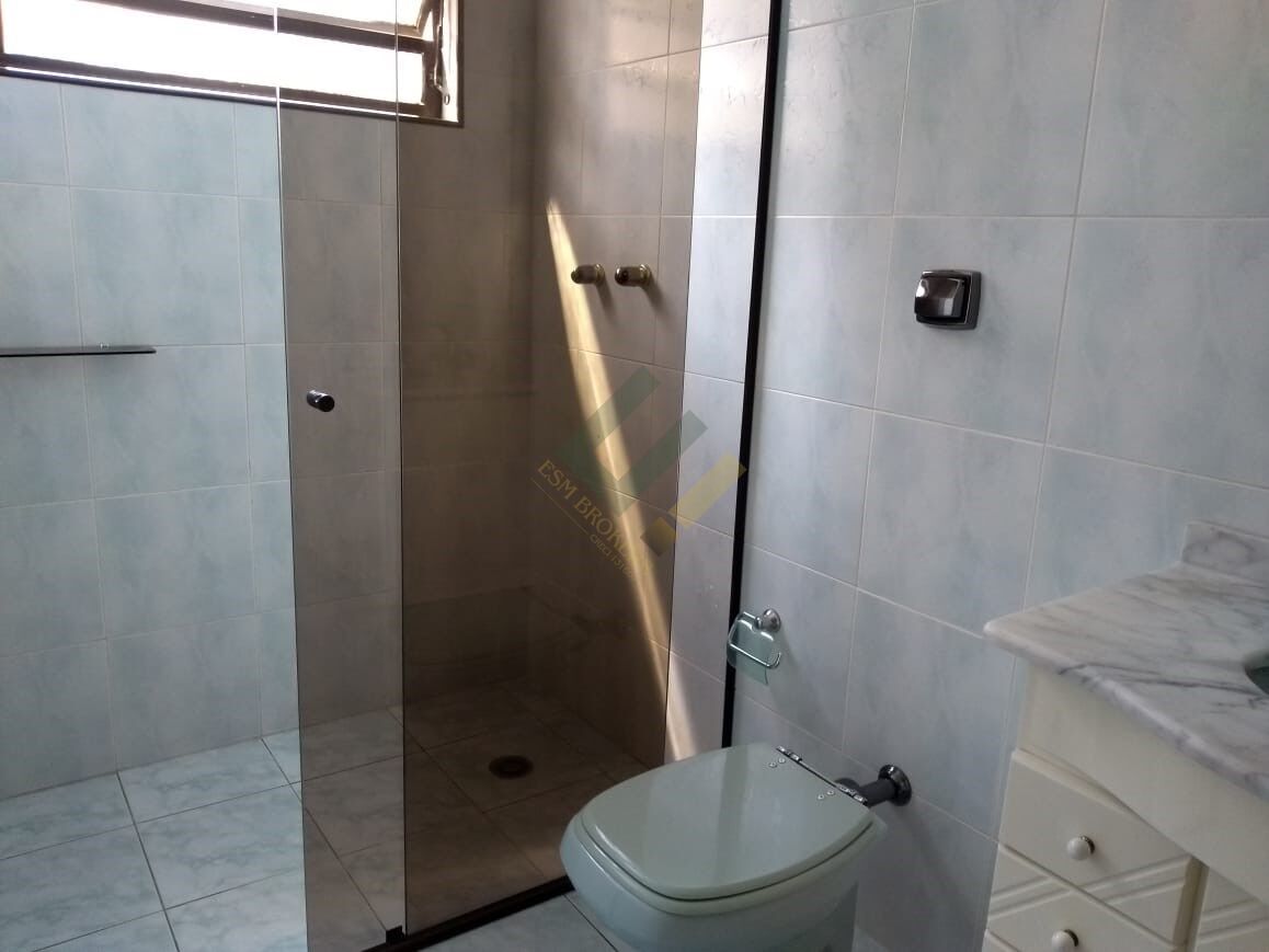 Casa à venda com 3 quartos, 305m² - Foto 11