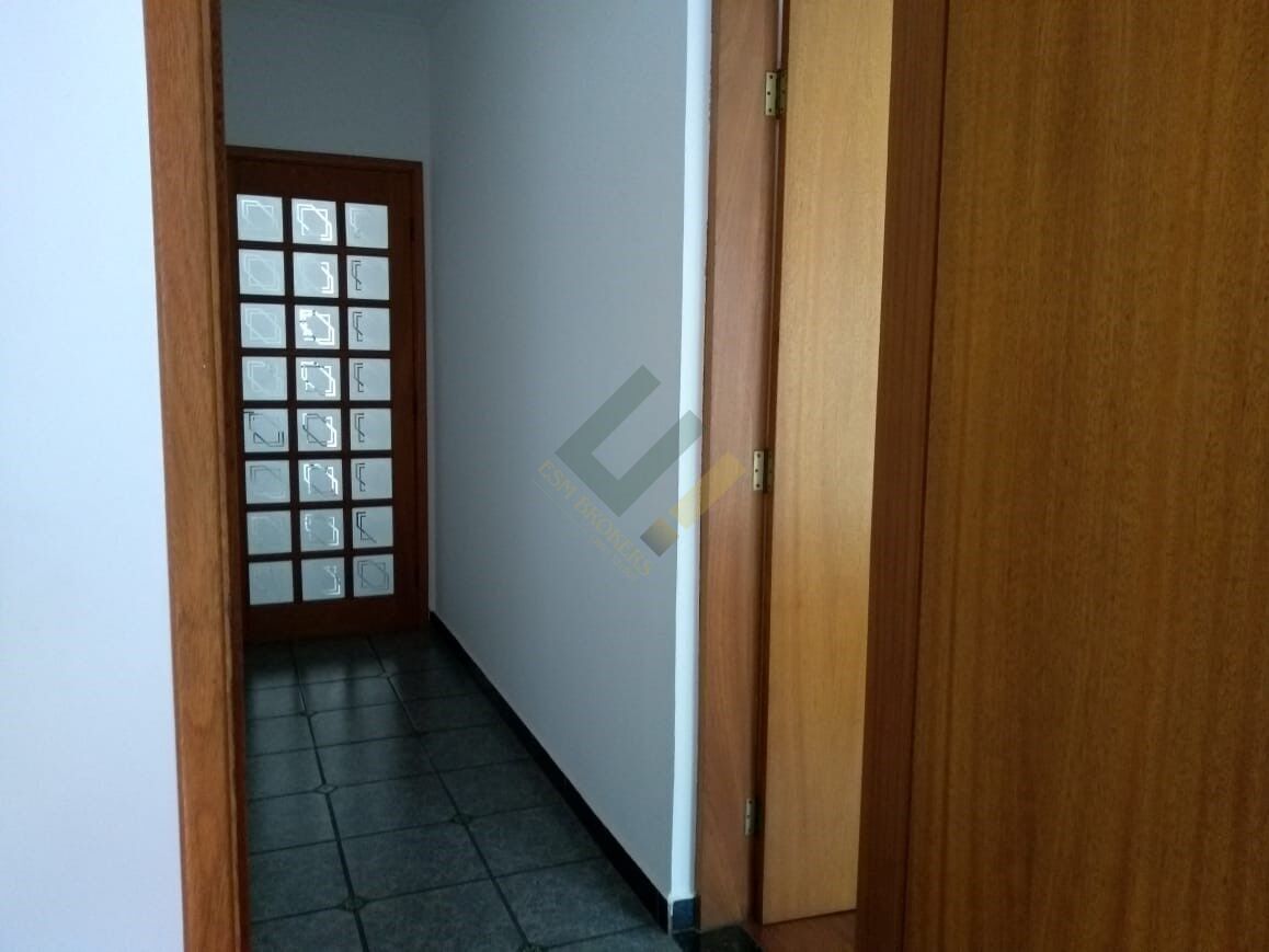 Casa à venda com 3 quartos, 305m² - Foto 12