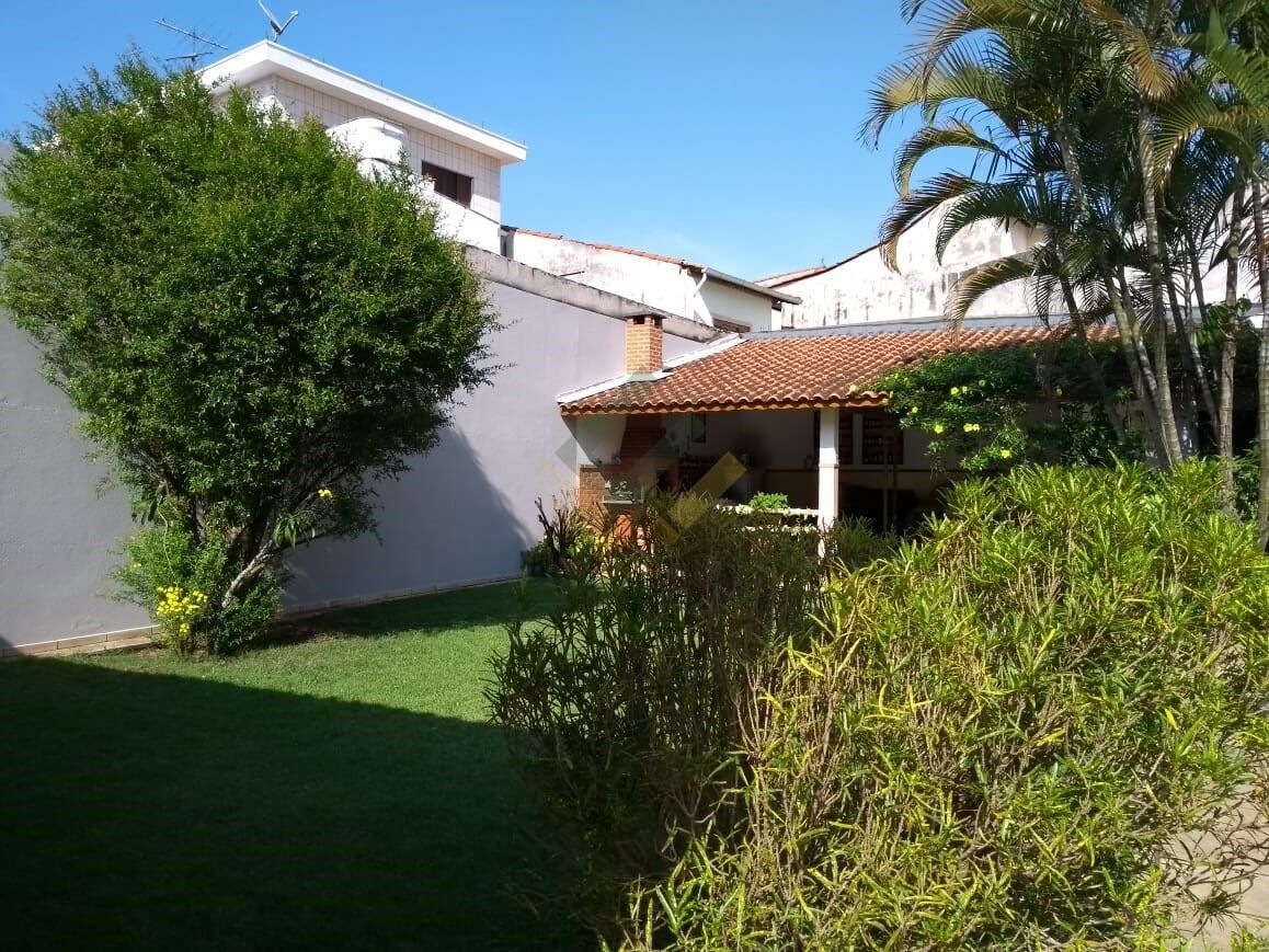 Casa à venda com 3 quartos, 305m² - Foto 14