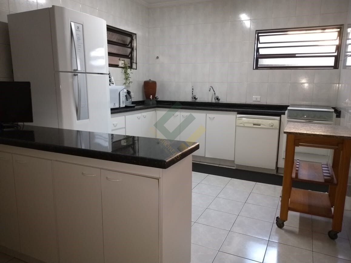 Casa à venda com 3 quartos, 305m² - Foto 5