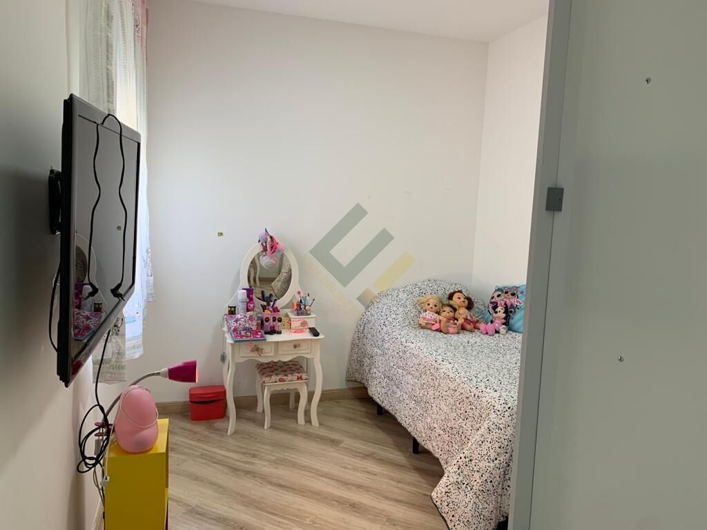 Apartamento à venda com 2 quartos, 105m² - Foto 2