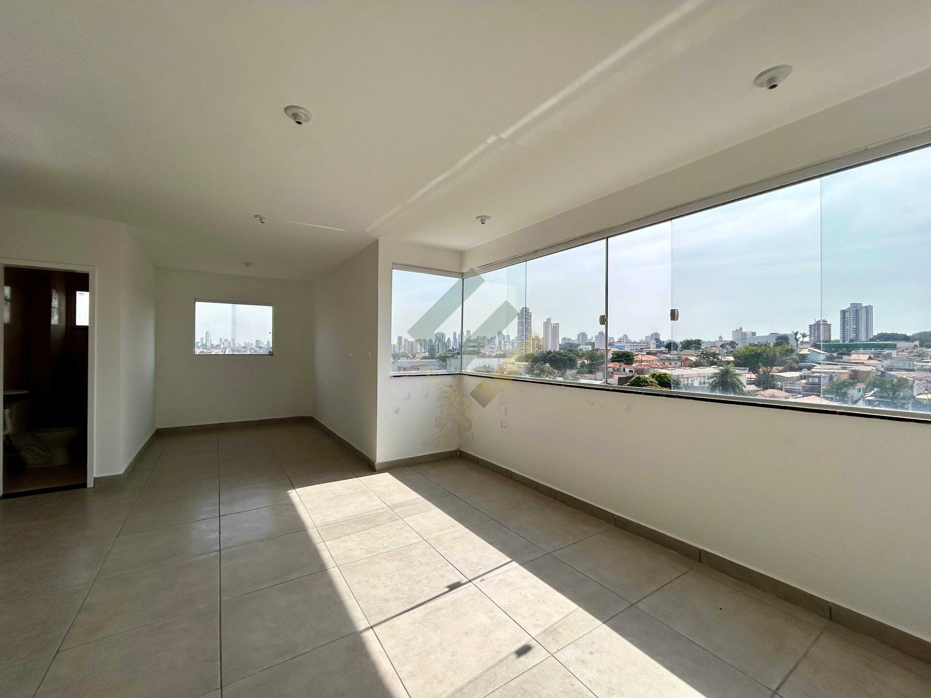 Apartamento à venda com 2 quartos, 43m² - Foto 2