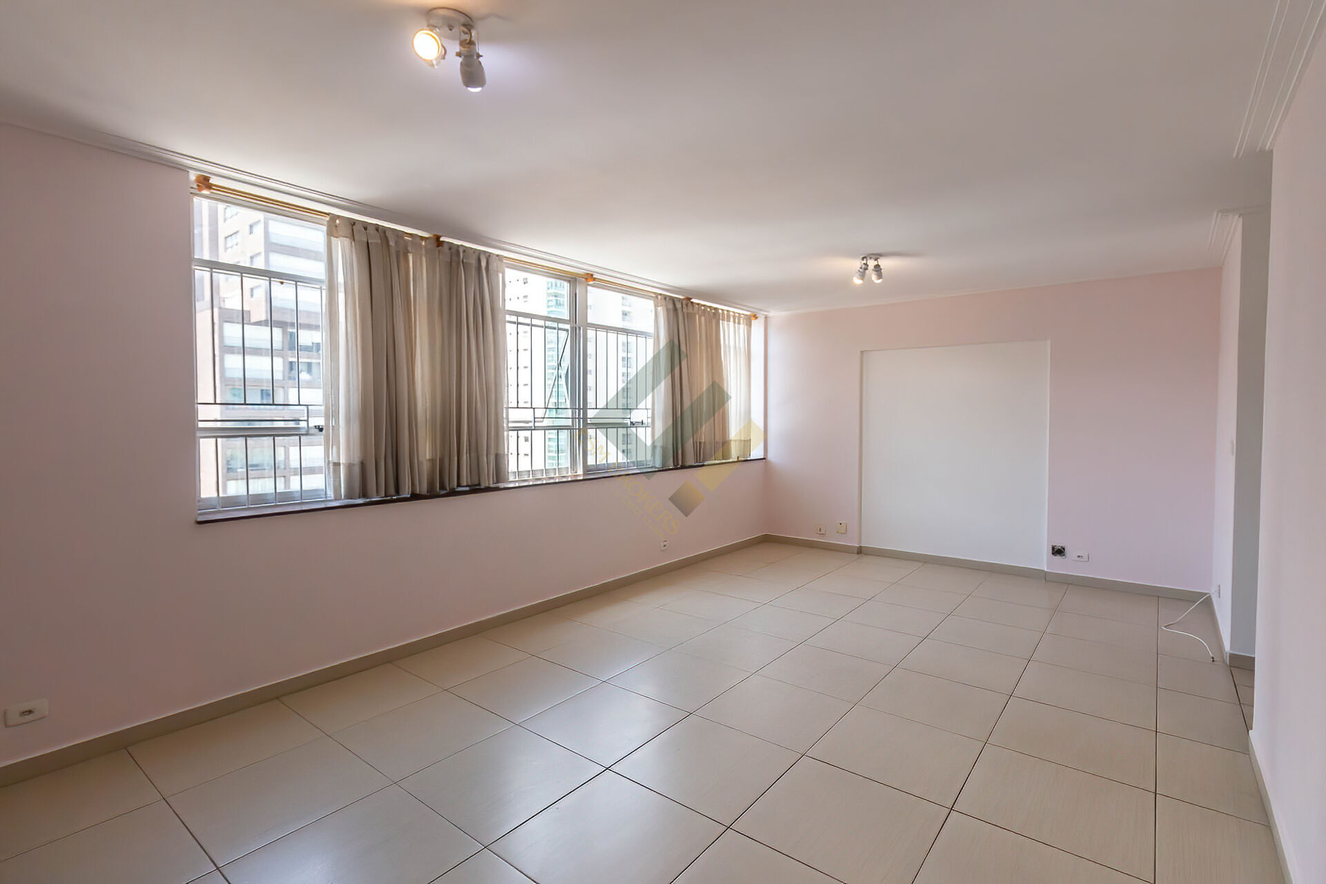 Apartamento para alugar com 2 quartos, 103m² - Foto 4