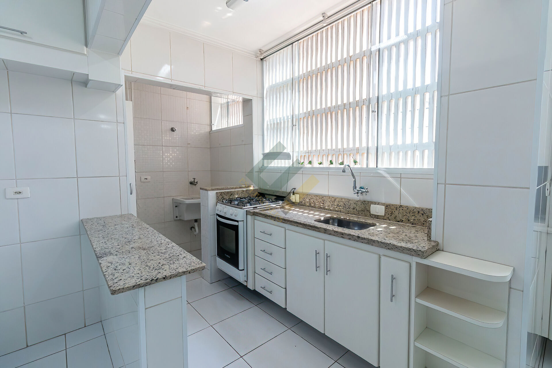 Apartamento para alugar com 2 quartos, 103m² - Foto 15