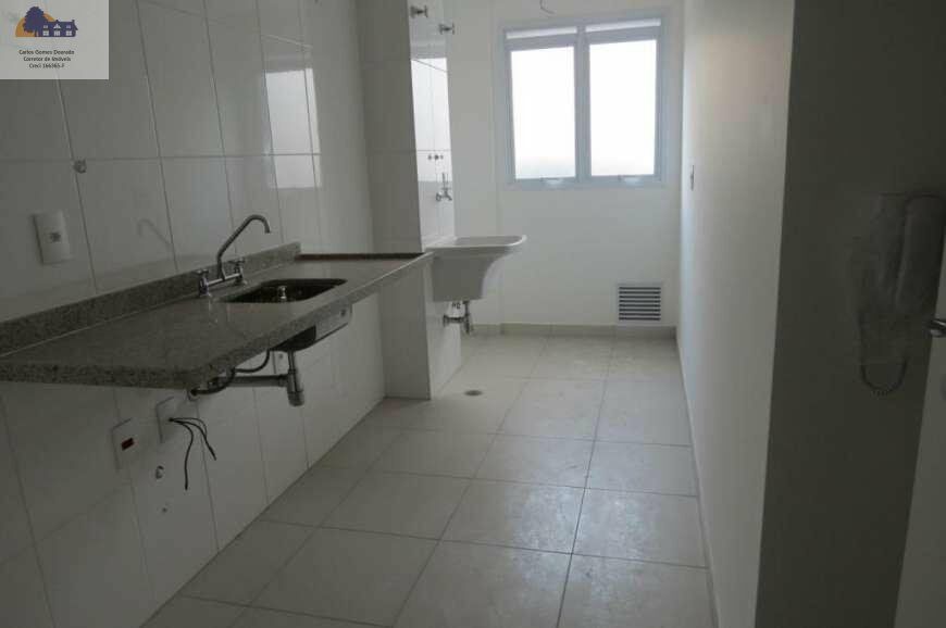 Apartamento à venda com 2 quartos, 67m² - Foto 3