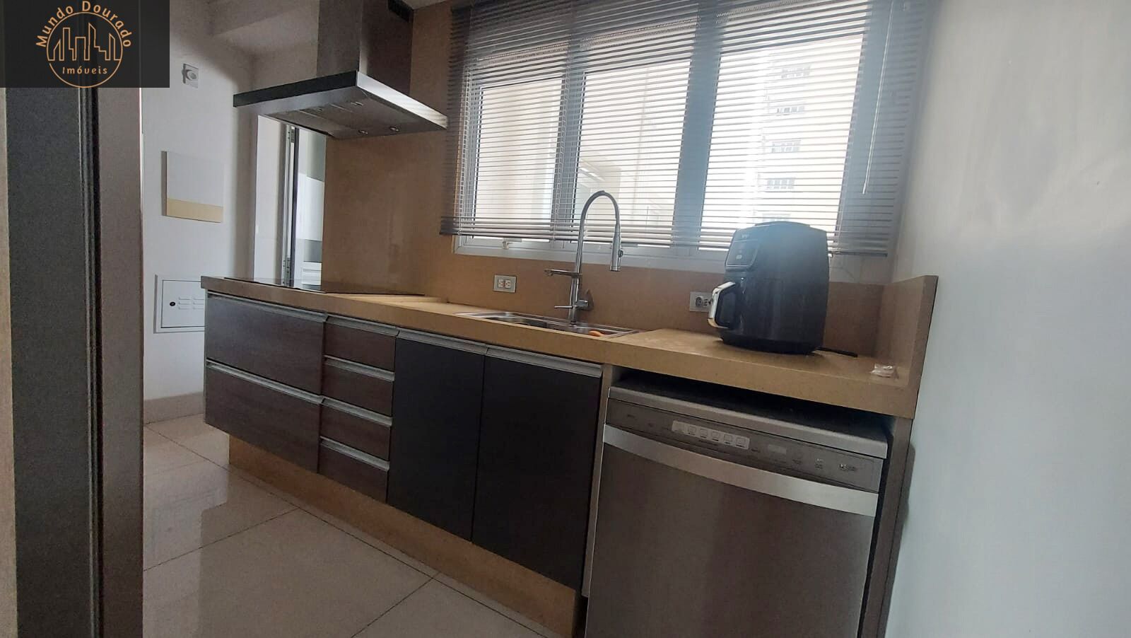 Apartamento à venda com 3 quartos, 123m² - Foto 4