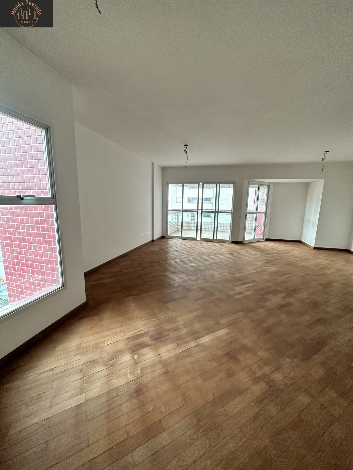 Apartamento à venda com 3 quartos, 168m² - Foto 1