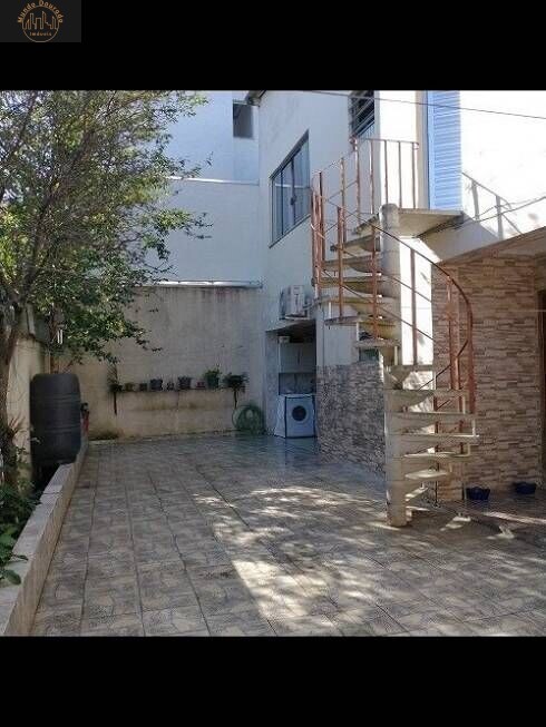 Casa à venda com 6 quartos, 184m² - Foto 11