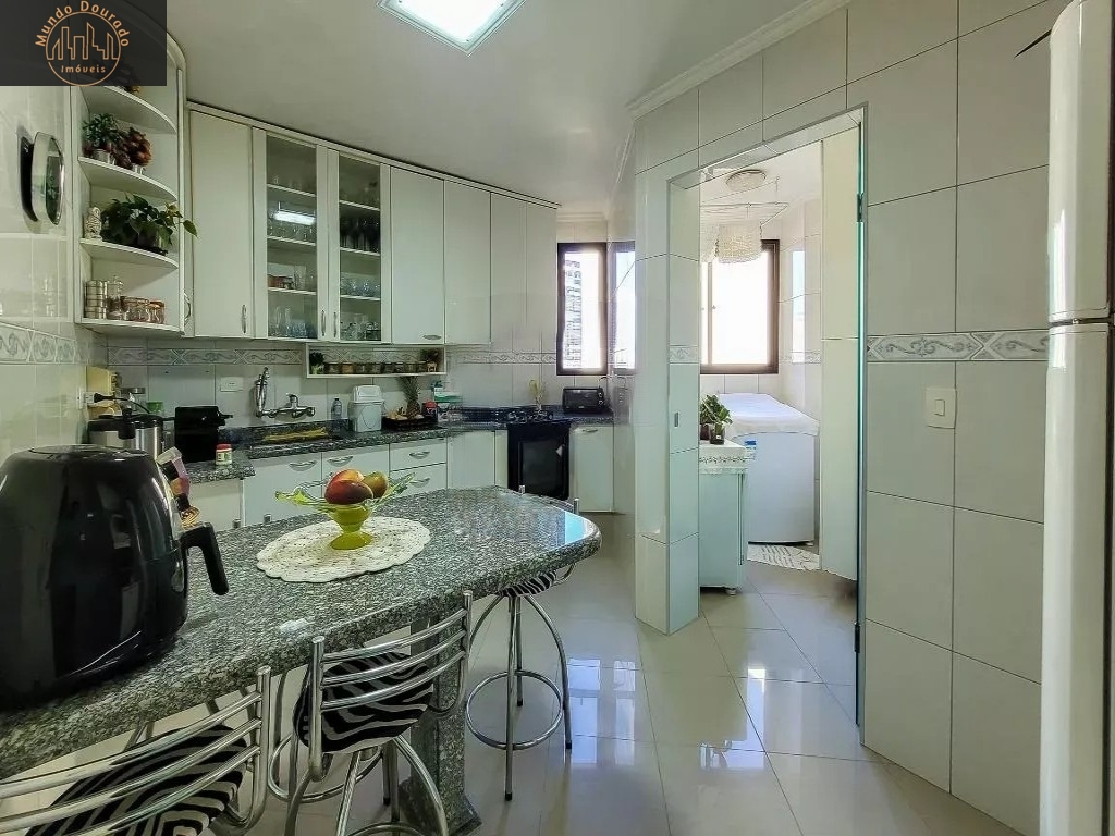 Apartamento à venda com 3 quartos, 114m² - Foto 2