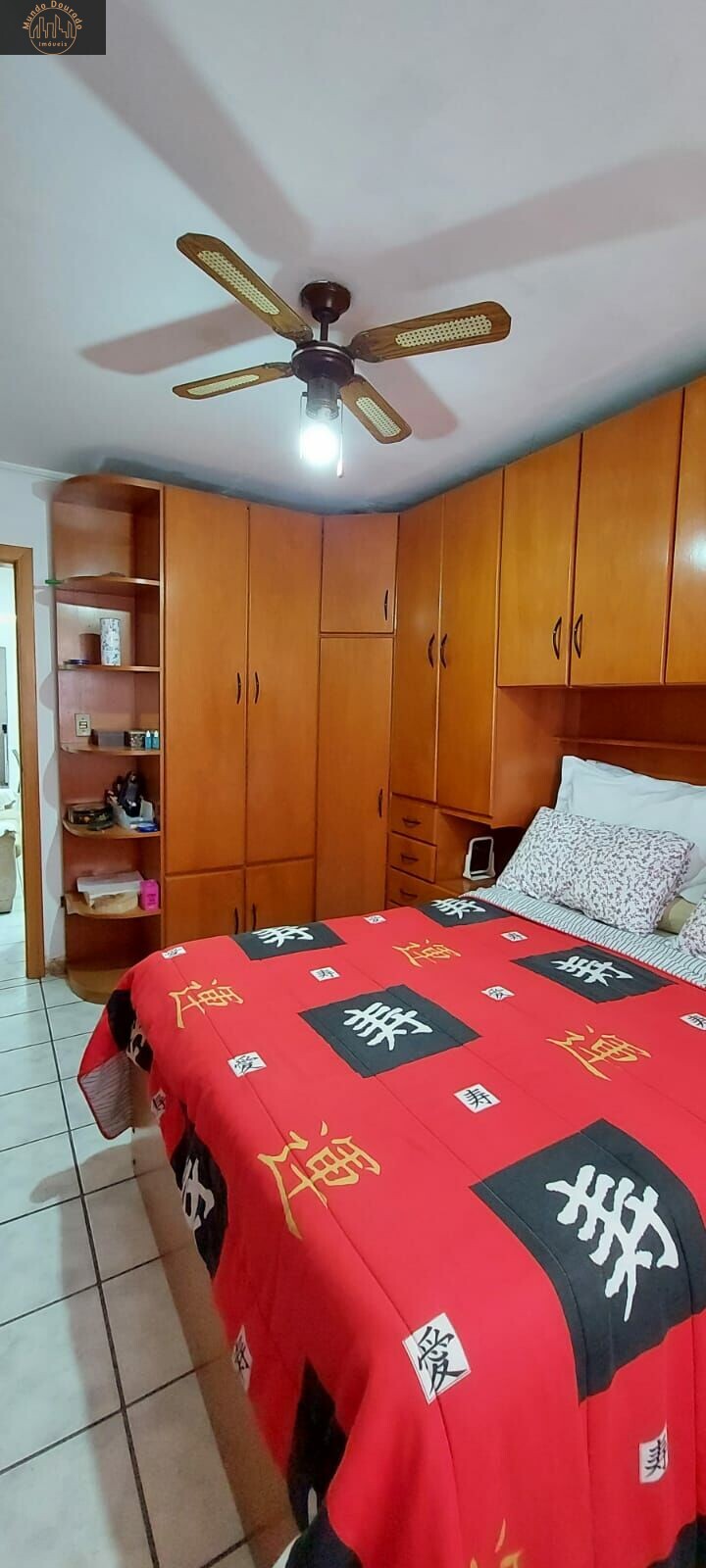 Casa à venda com 2 quartos, 90m² - Foto 2