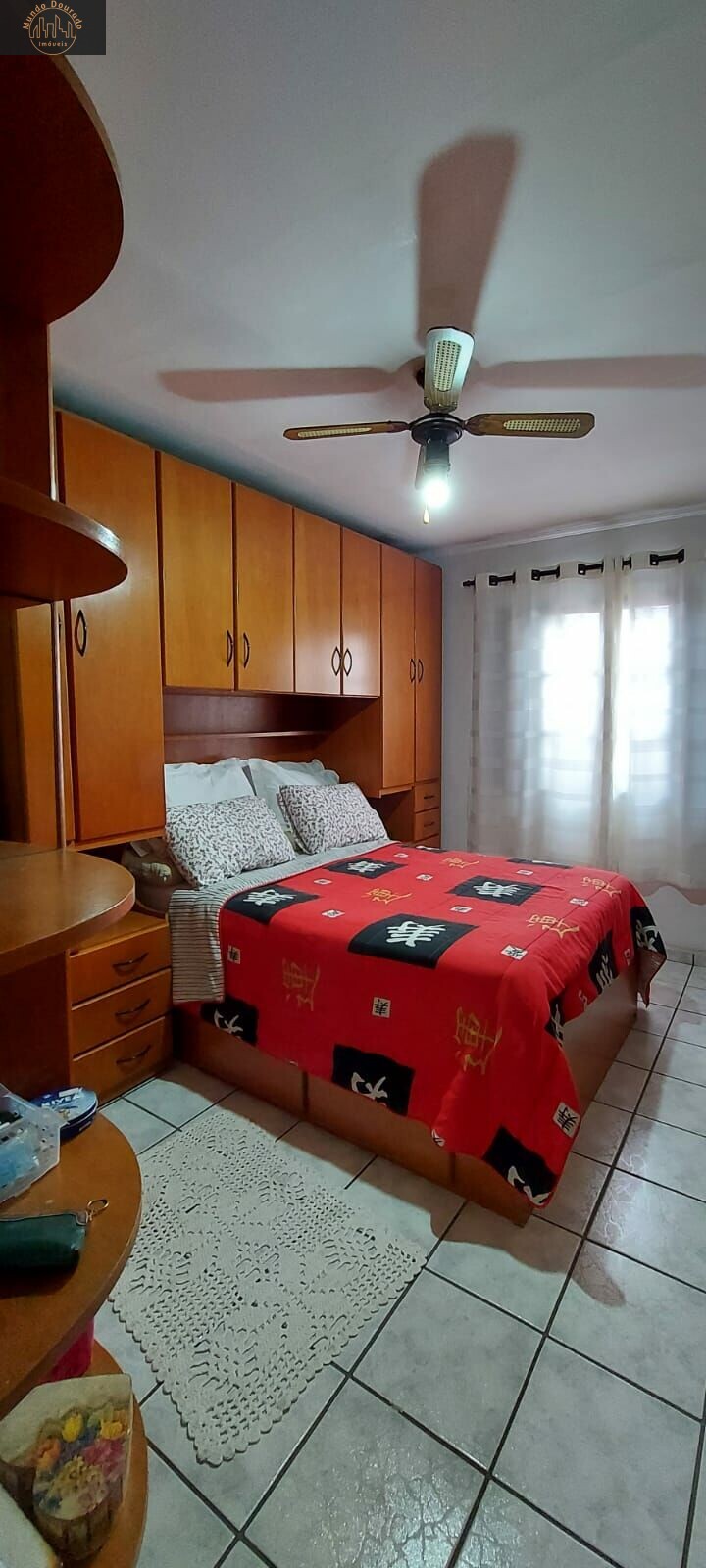 Casa à venda com 2 quartos, 90m² - Foto 1