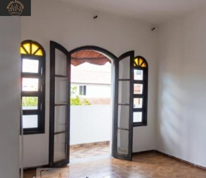 Sobrado à venda com 3 quartos, 200m² - Foto 2