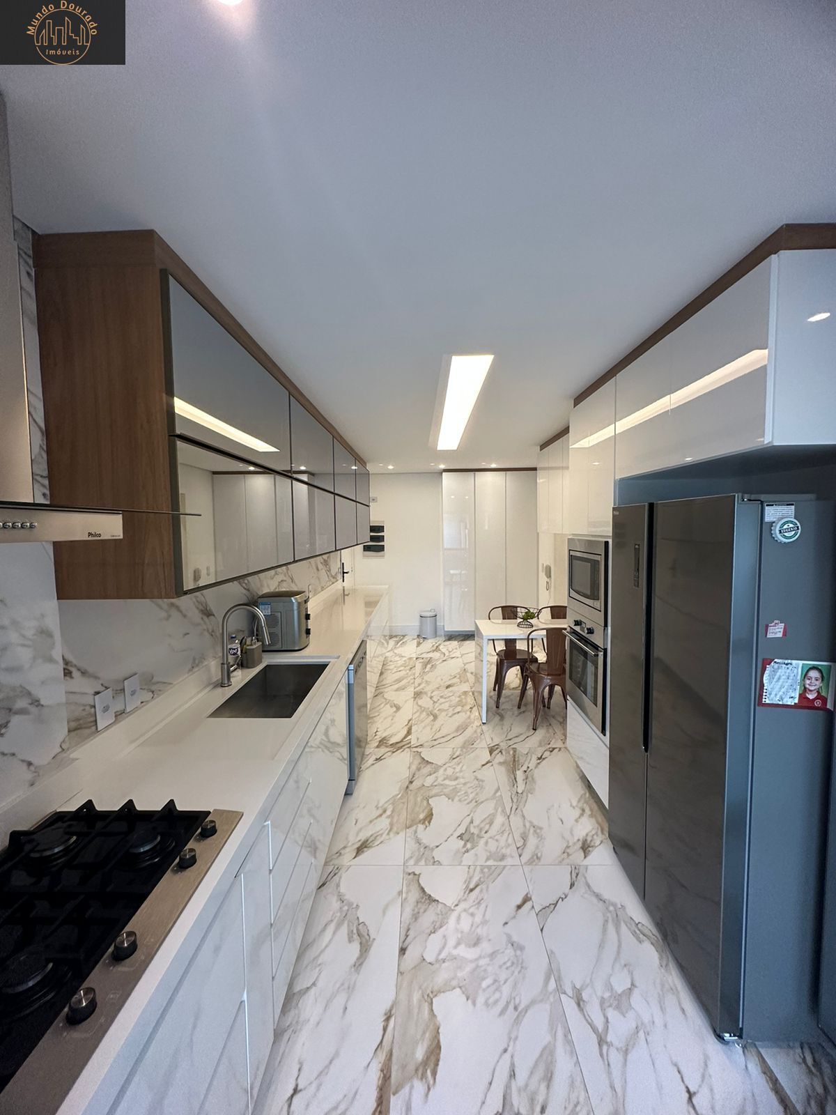 Apartamento à venda com 3 quartos, 158m² - Foto 3