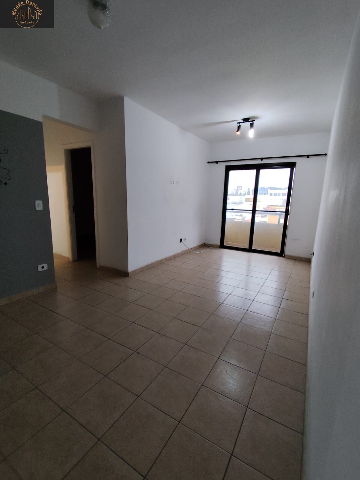 Apartamento à venda com 2 quartos, 72m² - Foto 1