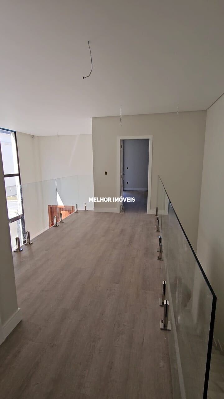 Casa à venda com 3 quartos, 307m² - Foto 10