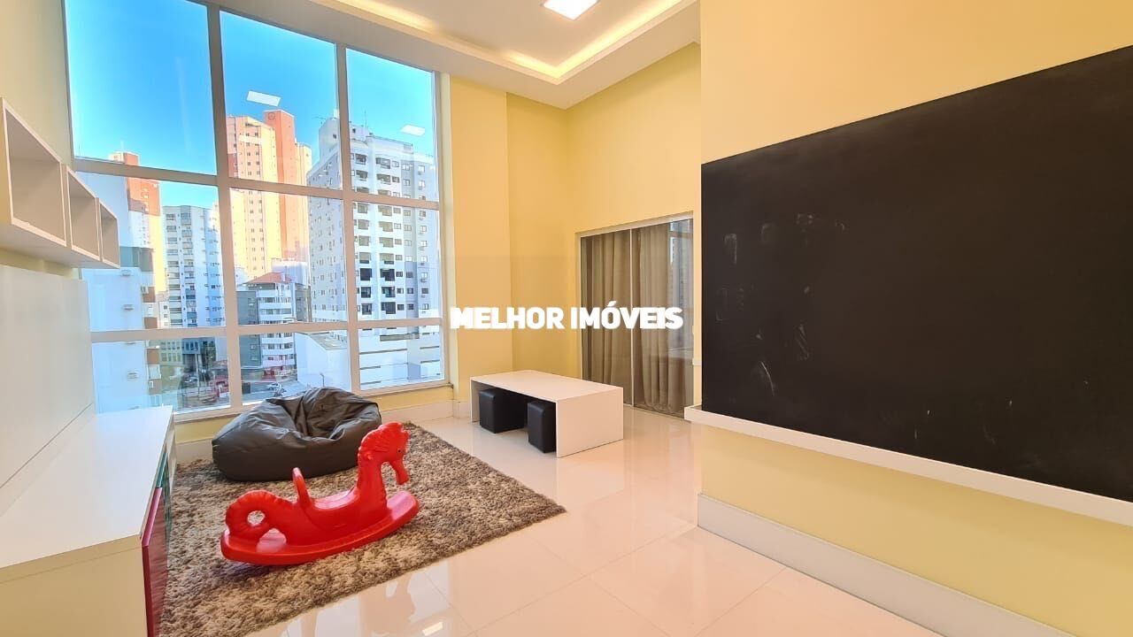 Apartamento à venda com 3 quartos, 135m² - Foto 28