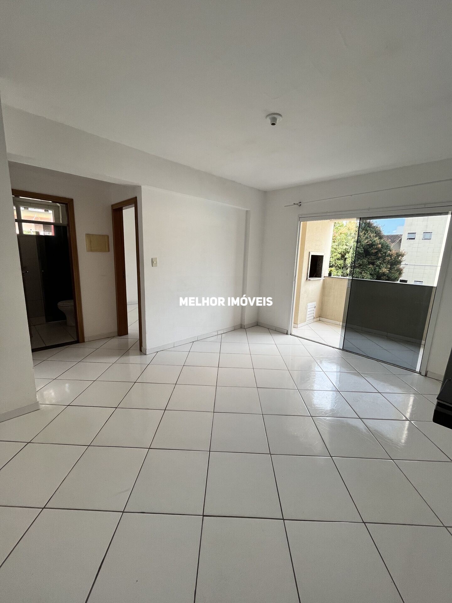 Apartamento à venda com 2 quartos, 69m² - Foto 2