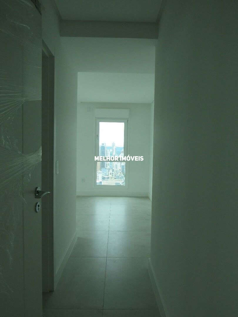 Apartamento à venda com 3 quartos, 137m² - Foto 10