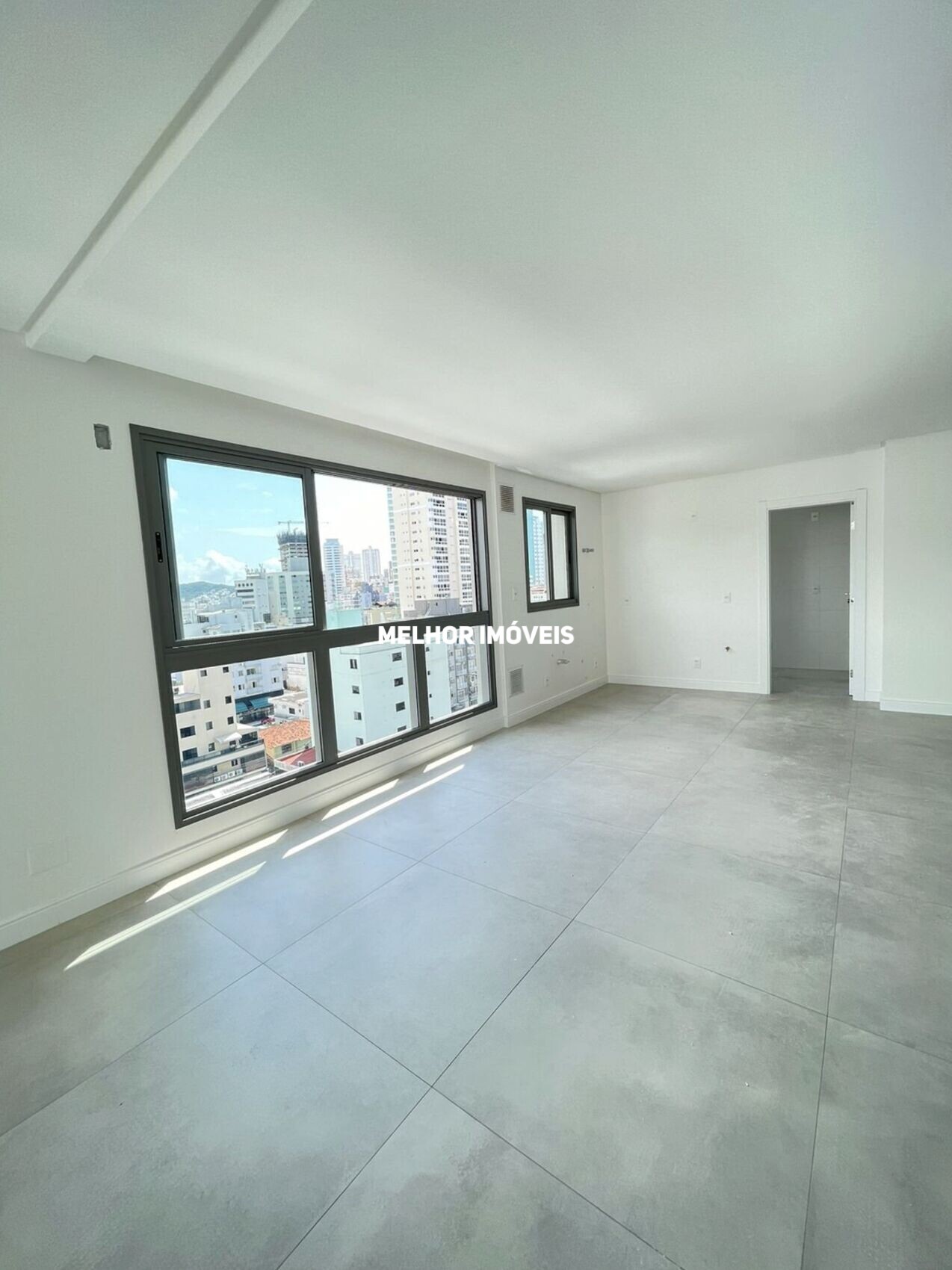 Apartamento à venda com 4 quartos, 151m² - Foto 1