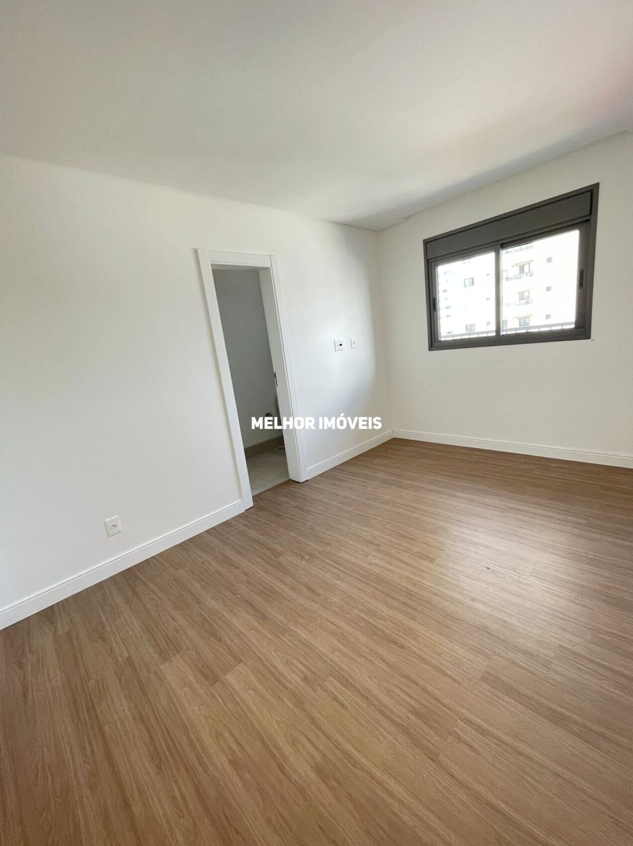 Apartamento à venda com 4 quartos, 151m² - Foto 6