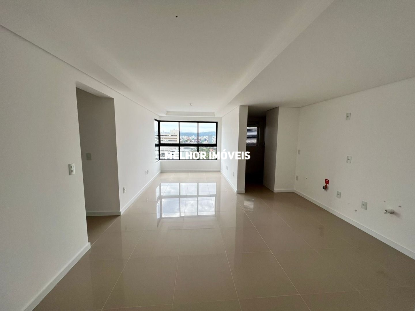 Apartamento à venda com 3 quartos, 76m² - Foto 2