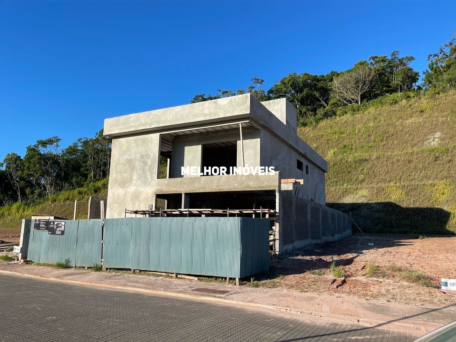 Casa à venda com 4 quartos, 289m² - Foto 2