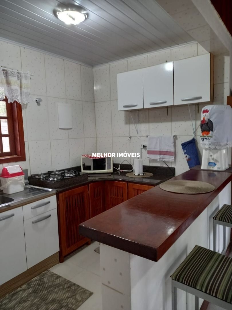 Casa à venda com 3 quartos, 70m² - Foto 1