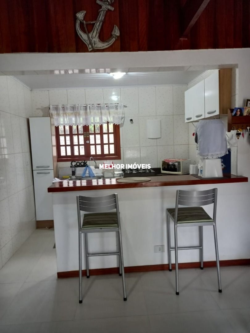 Casa à venda com 3 quartos, 70m² - Foto 4