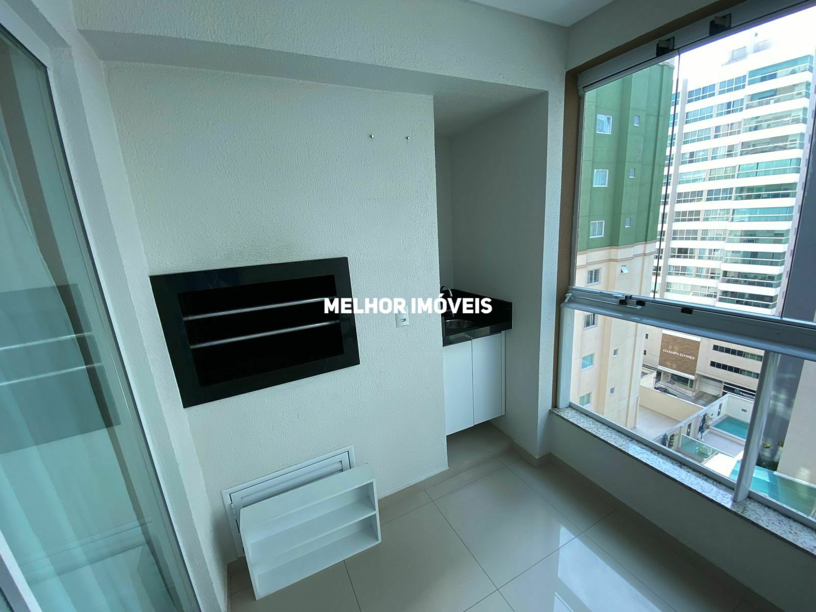 Apartamento à venda com 3 quartos, 107m² - Foto 7