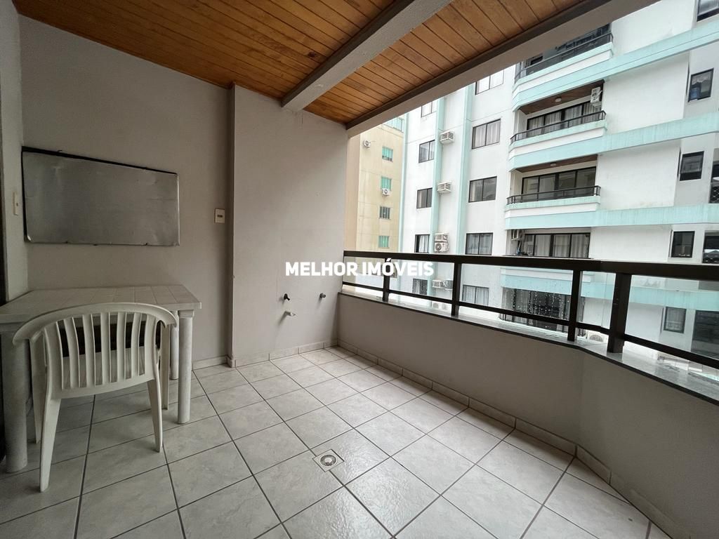 Apartamento à venda com 3 quartos, 99m² - Foto 2