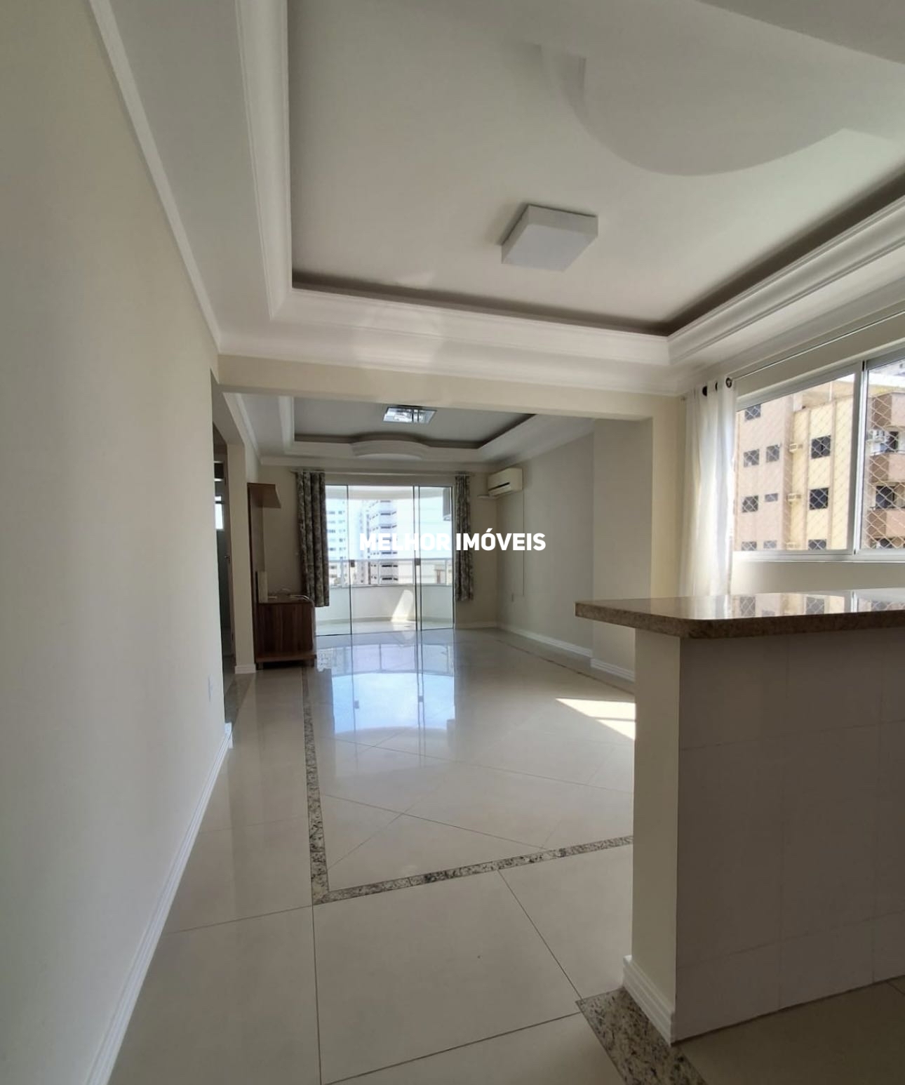 Apartamento à venda com 3 quartos, 97m² - Foto 1