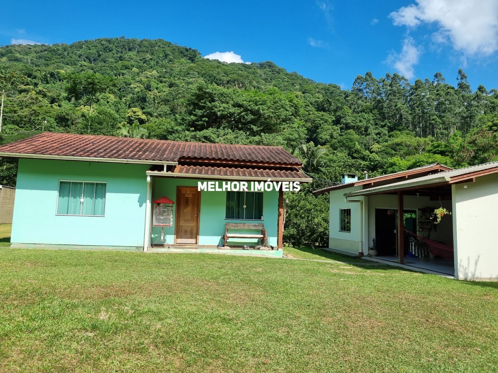 Chácara à venda com 3 quartos, 2500m² - Foto 1