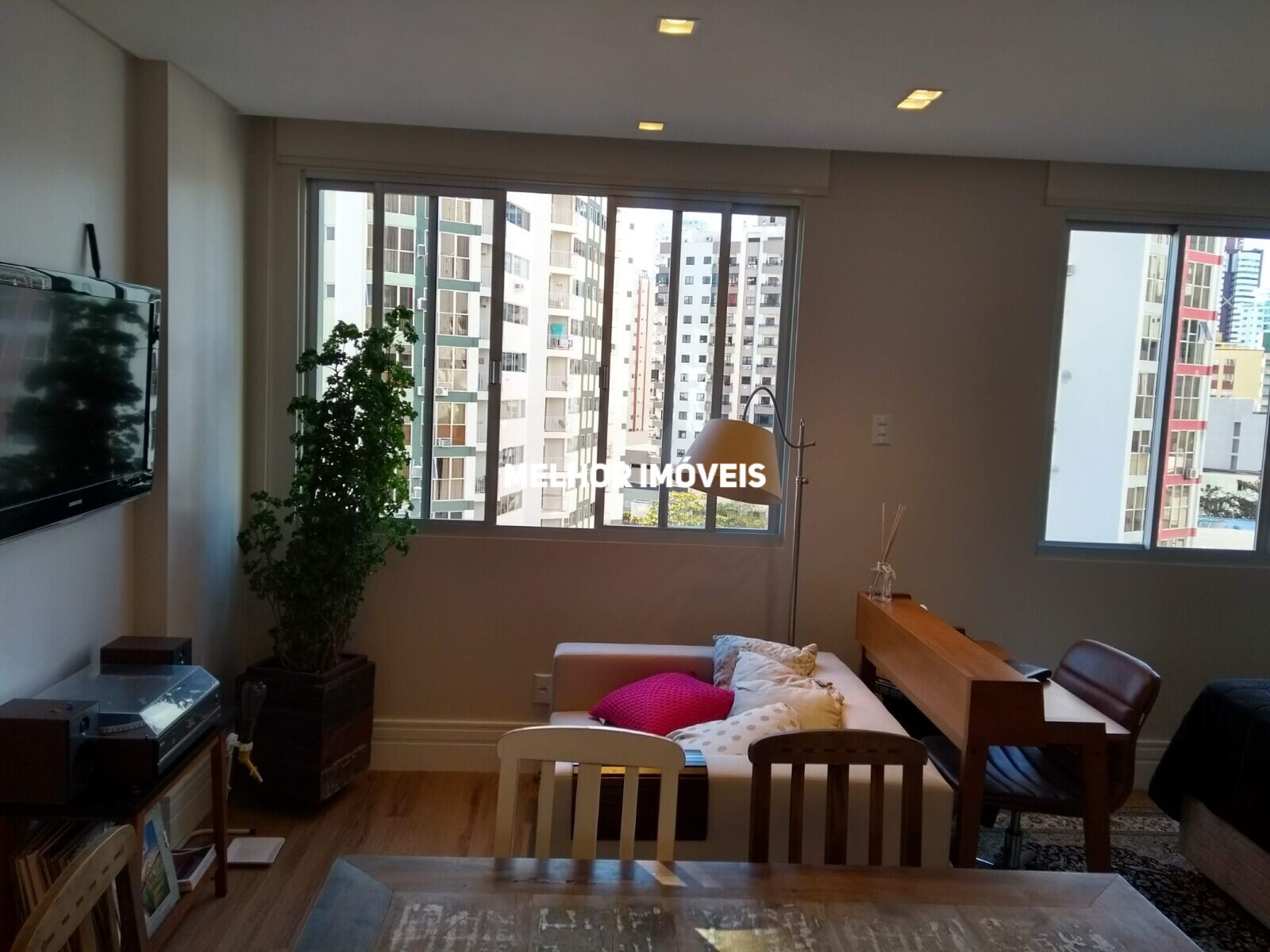 Apartamento à venda com 1 quarto, 50m² - Foto 4