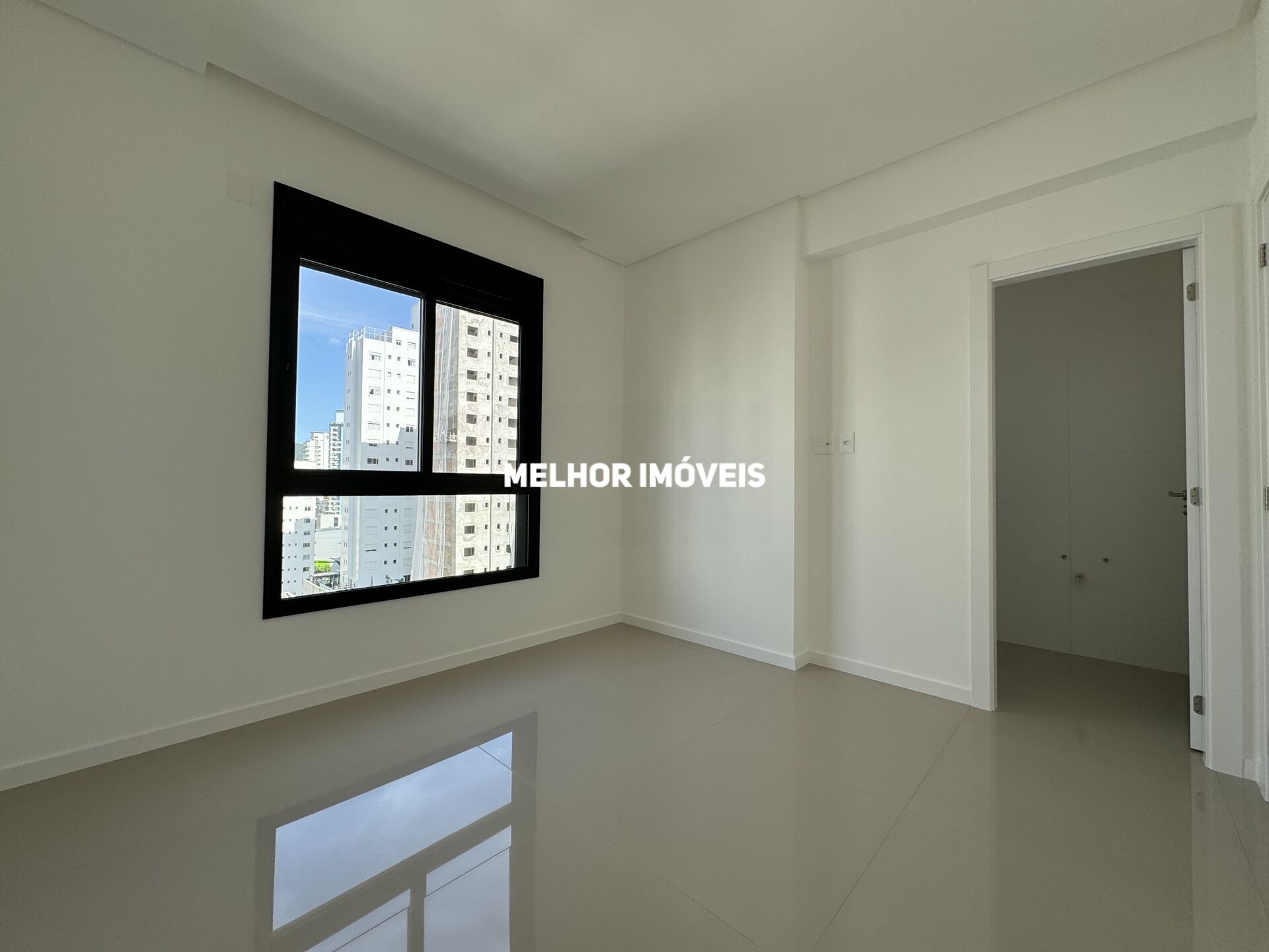 Apartamento à venda com 3 quartos, 130m² - Foto 17