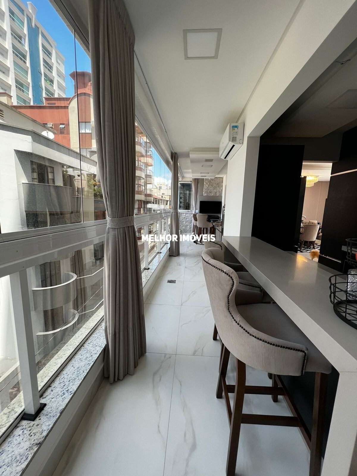 Apartamento à venda com 3 quartos, 140m² - Foto 4