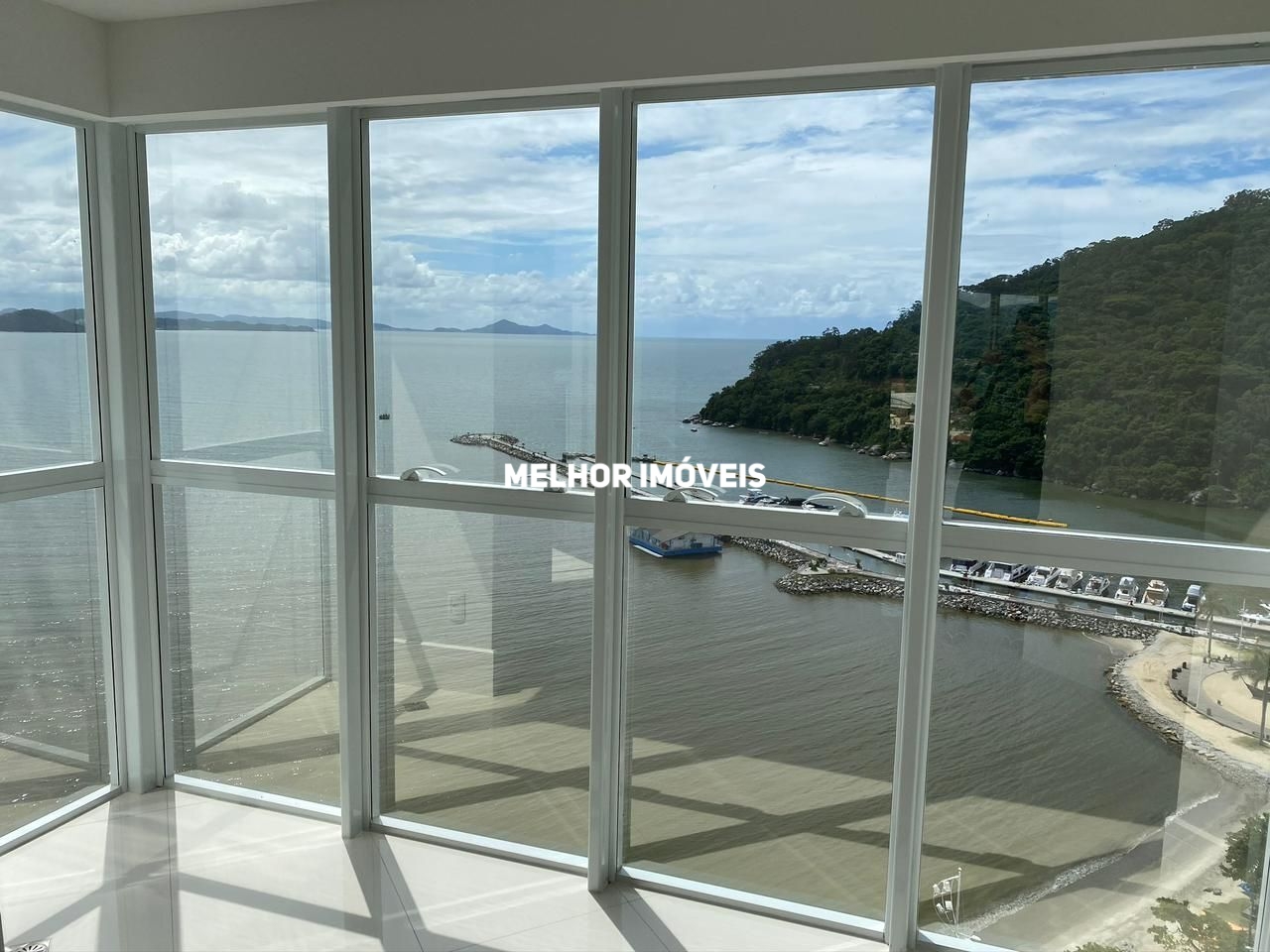 Apartamento à venda com 4 quartos, 237m² - Foto 4