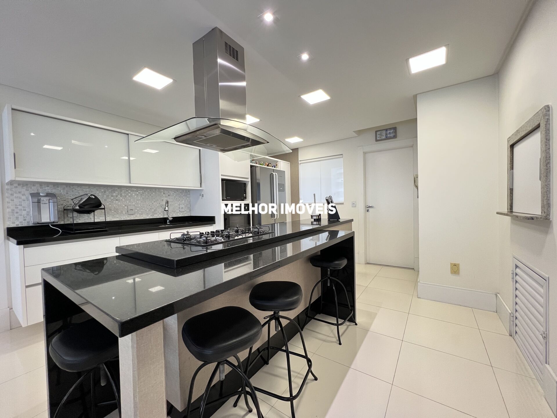 Apartamento à venda com 3 quartos, 135m² - Foto 5